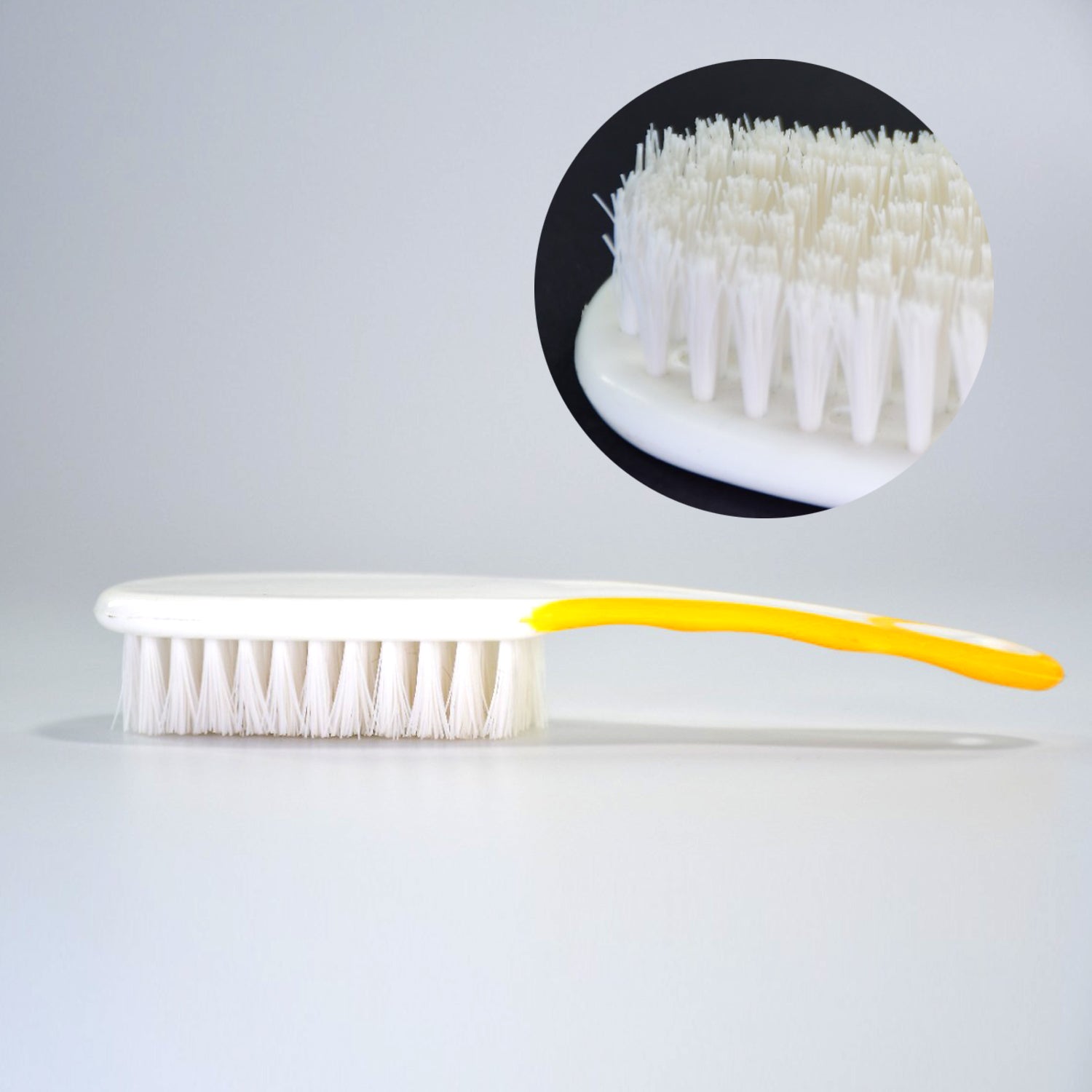 Handle Grip Nail Brush for Cleaning Toes & Nails (Scrub, Unisex)